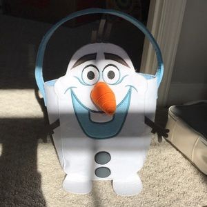 Disney Frozen Olaf Basket